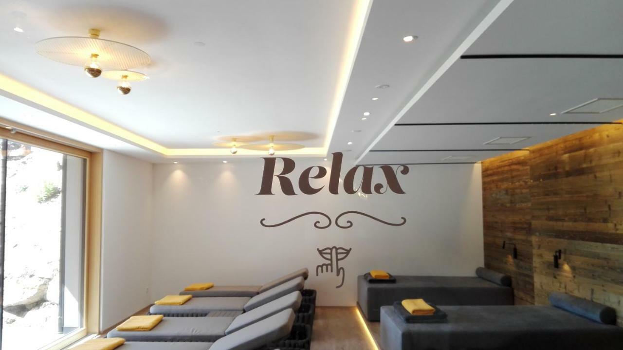 Hotel Rommisa 佩尔卡 外观 照片
