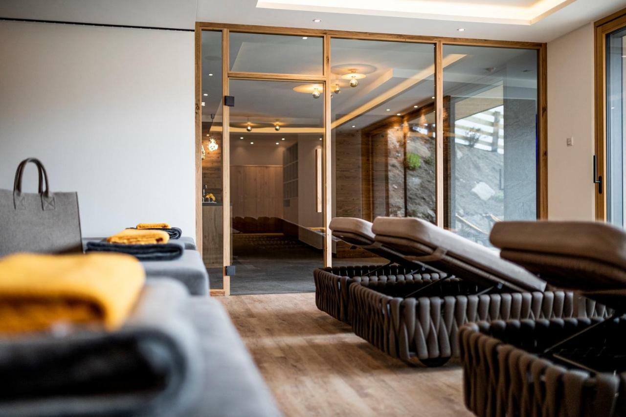 Hotel Rommisa 佩尔卡 外观 照片